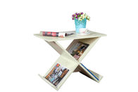 Tableaux occasionnels en bois latéraux de café X - stockage de magazine de forme pour la lecture à la maison