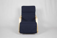 Chaise de basculage extérieure en bois de crèche de meubles de toile bleue avec le repose-pieds réglable