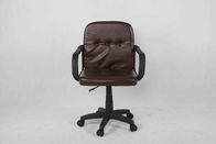Chaise de bureau de cuir de Brown foncé, chaise exécutive arrière d'ordinateur de milieu avec l'accoudoir en nylon
