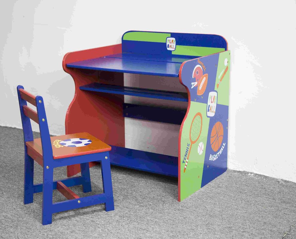 Sports en bois d'enfant en bas âge - ensemble orienté de chaise de bureau d'étude
